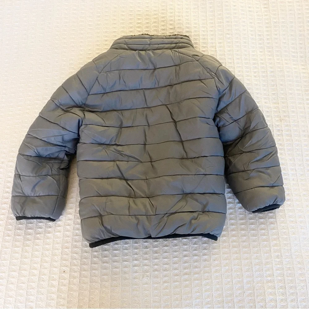 GAP reversible grey and camo Sherpa jacket kids size 3Y